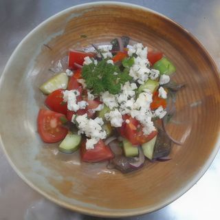 Българска традиционна салата (300г)