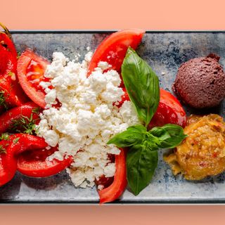 Печени чушки и овче сирене (350г)