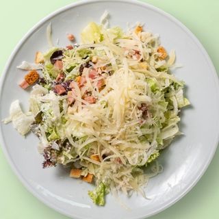 Салата Цезар с хрупкави калмари (350г)