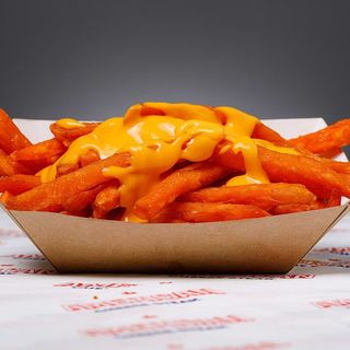 Сладки картофи с телешко и чедър (350г)