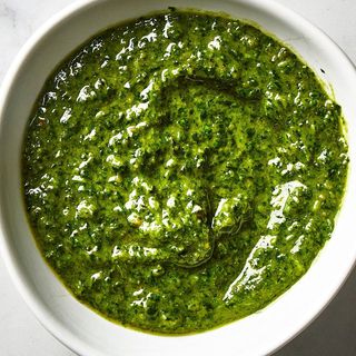 Домашно босилково песто