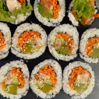 30.Кимбап със пиле(300г)