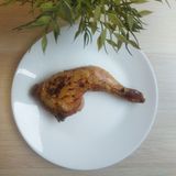 Печено пилешко бутче 1бр.