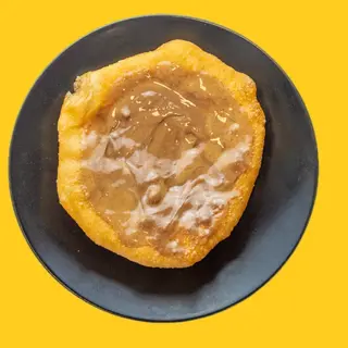 Мекица с фъстъчено масло и течен шоколад