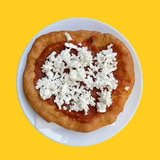 Мекица с лютеница и сирене