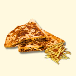 Комбо с телешка кесадия и картофки