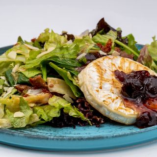 Салата Камембер