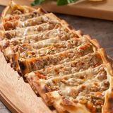 Пиде със кайма и кашкавал