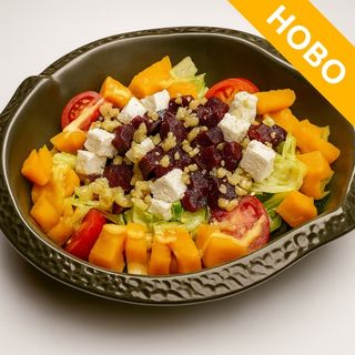 Микс зелени салатки с овче сирене, печена тиква, цвекло, орехи и медено-лимонов дресинг 300 гр