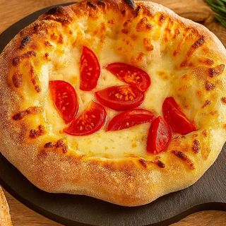 Фокача с чери домати и моцарела (180г)