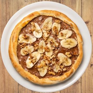 Шоколадова пица с банани