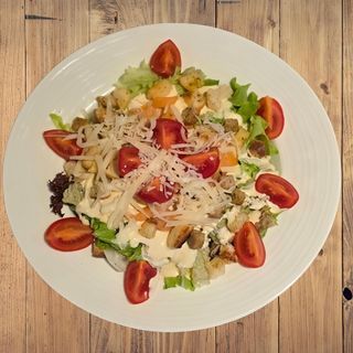 Салата Цезар със сьомга