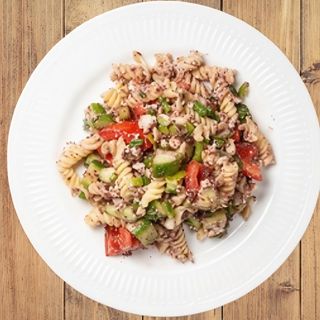 Гръцка салата с маслинова паста