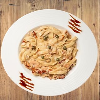 Талиатели със сьомга, мед и каперси (500г)