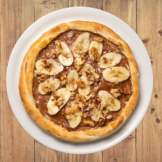 Шоколадова пица с банани