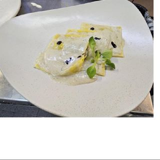 РАВИОЛИ С ПРОШУТО И РАДИКИО 240гр.