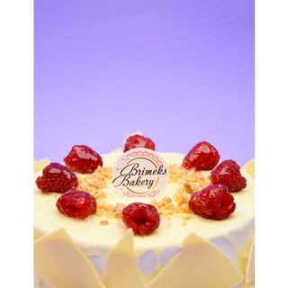 Безглутенова торта с малини (8 парчета)