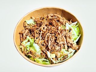 Салата Цезар със Свинско Дърпано (НОВО)