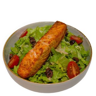 Салата Киноа с Печена сьомга (350гр)