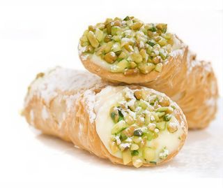 Каноло Пистакио