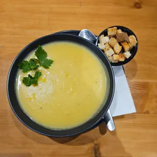 Картофена Крем супа с крутони