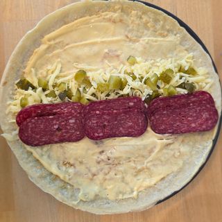 Палачинка с Луканка и кашкавал 30см.