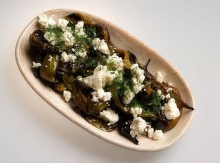 Чорбадийска чушка с натрошено сирене и копър (150гр)