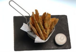 Хрупкави тиквички с чеснов сос (200гр)