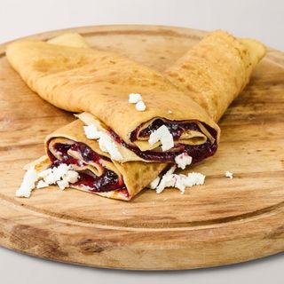 Палачинка със сладко и сирене (200гр)