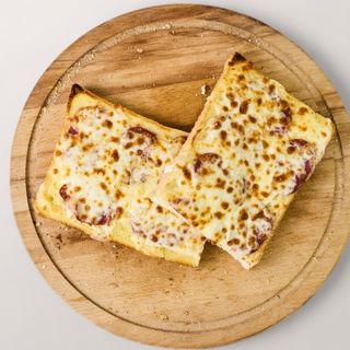 Принцеса с луканка и кашкавал