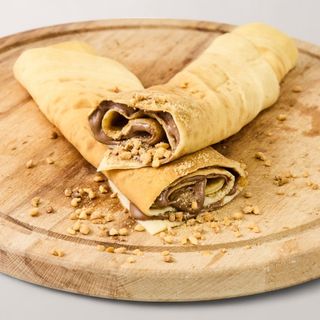 Шоколад и парченца карамелизиран фъстък