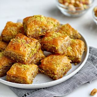 Баклава с орехи