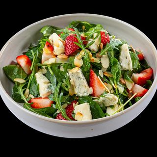 Салата Горгонзола и ягоди (320гр)