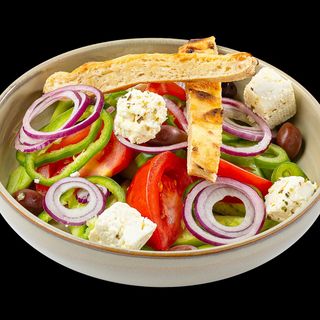 Гръцка салата с овче сирене (450г)