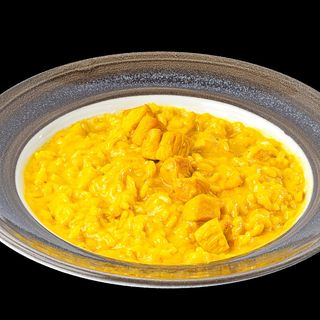 Ризото Миланезе с пилешко филе (400г)