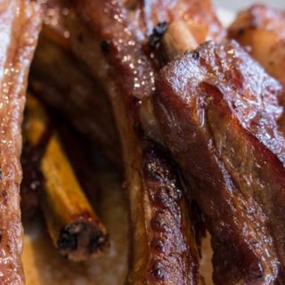  111 Ребърца с черен пипер и сол 