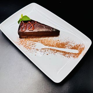 Шоколадова торта с Линд (125г)