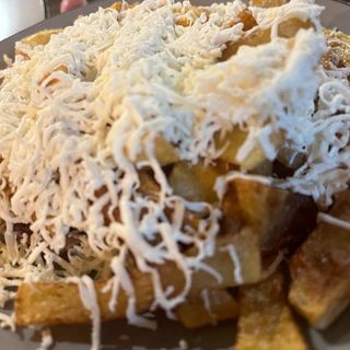 Пържени картофи пресни със сирене (350г)