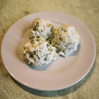 Млечна салата (200г)