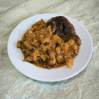 Свинско с кисело зеле