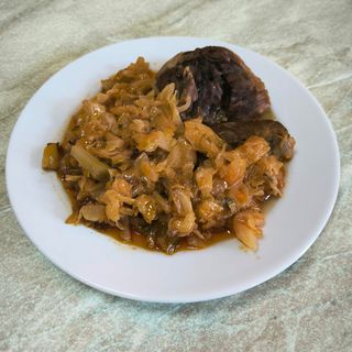 Свинско с кисело зеле