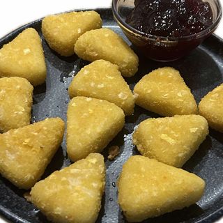 Панирани топени сиренца