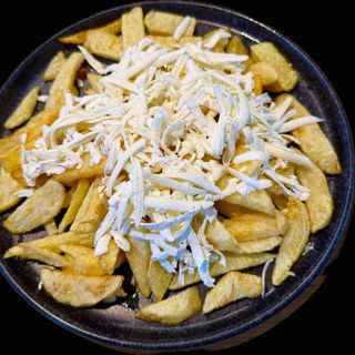 Домашни пържени картофи със сирене