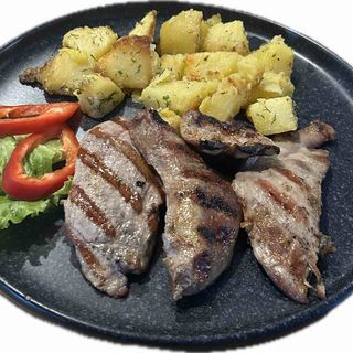 Свинско бон филе с домашни картофи