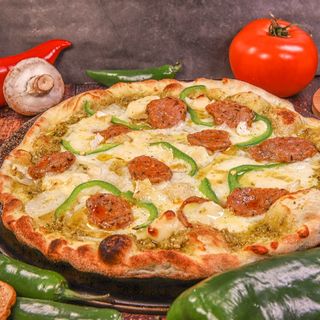 Пица Домашен суджук и бри (38см)