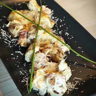 КАРТОФИ С ТЕЛЕШКИ СУДЖУК И СИРЕНА 250гр.