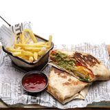 Тортила с хрупкаво пиле и гуакамоле (320г)