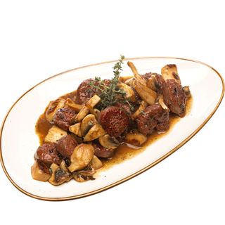 Пресен телешки суджук с гъби и билки (350г)