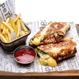 Тортила с дърпано свинско месо (320г)