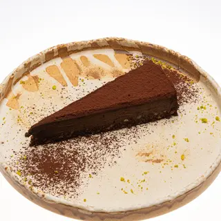 Сурова шоколадова торта (100г)